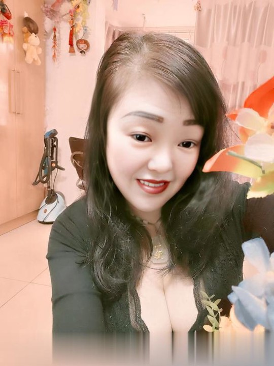 大胸泄火少妇