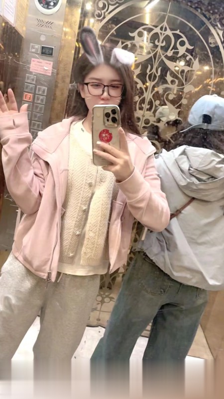 津南服务系琳琳