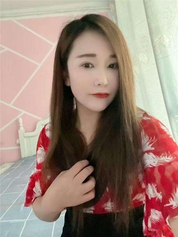 性感丰满辣妹小姐姐