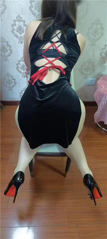 湖塘性感少妇