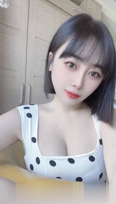 短发御姐艾琳