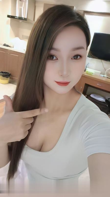 黑丝美腿泡泡