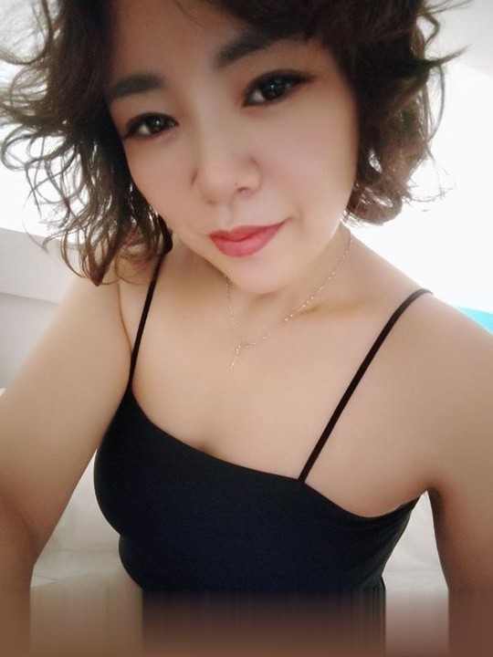 服务系熟女.
