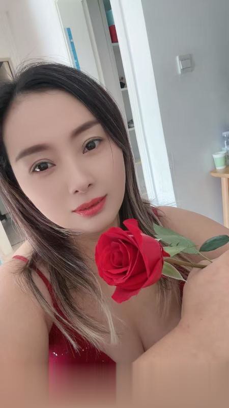 服务型浪人妻