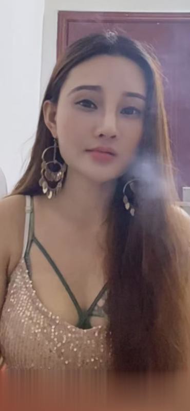 本地小骚货.